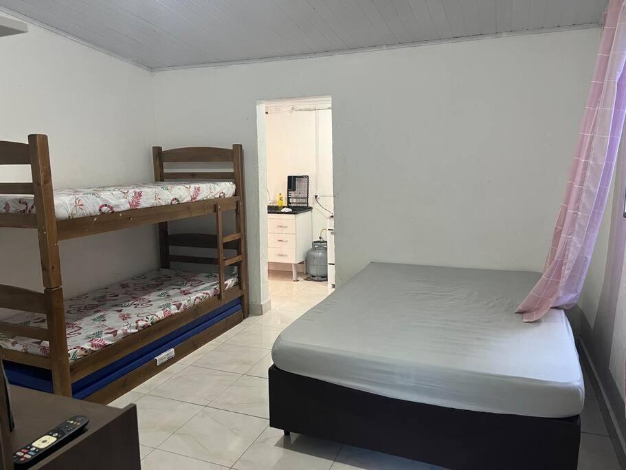 Kitnet Temporada Na Simples Holiday home *